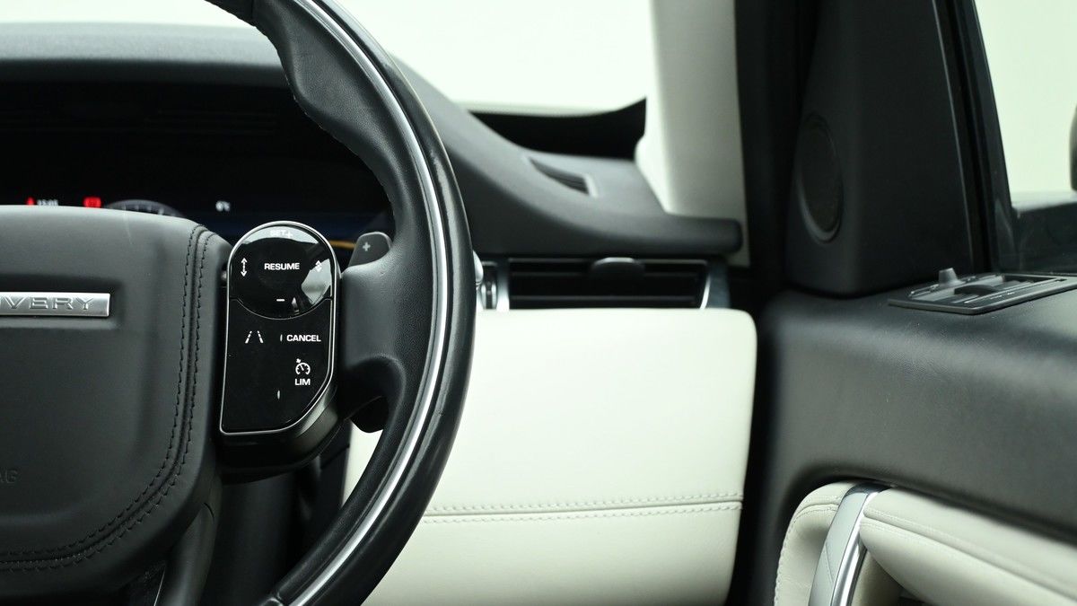 Land Rover Discovery Sport Image 15