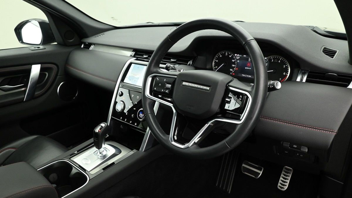 Land Rover Discovery Sport Image 3