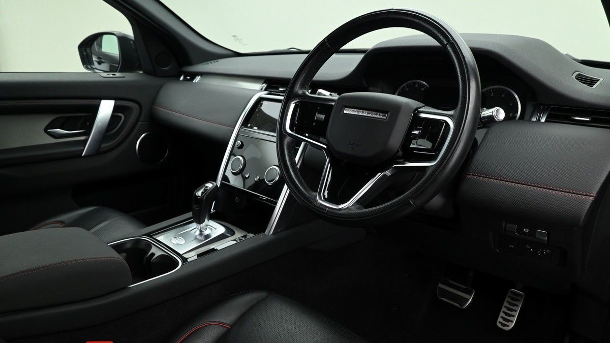 Land Rover Discovery Sport Image 3