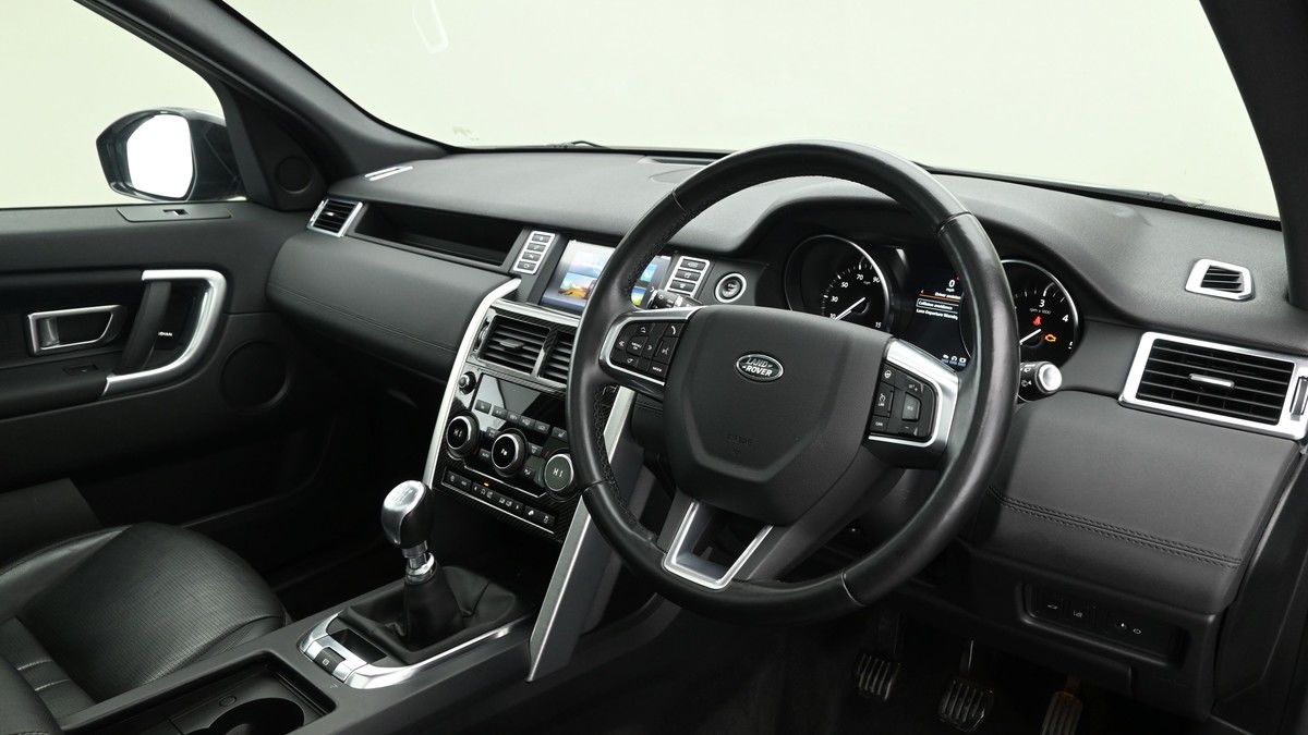 Land Rover Discovery Sport Image 3