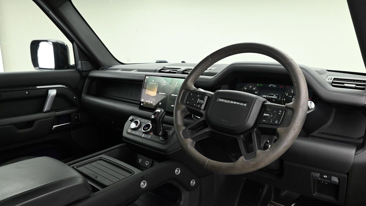 Land Rover Defender 90 Image 3