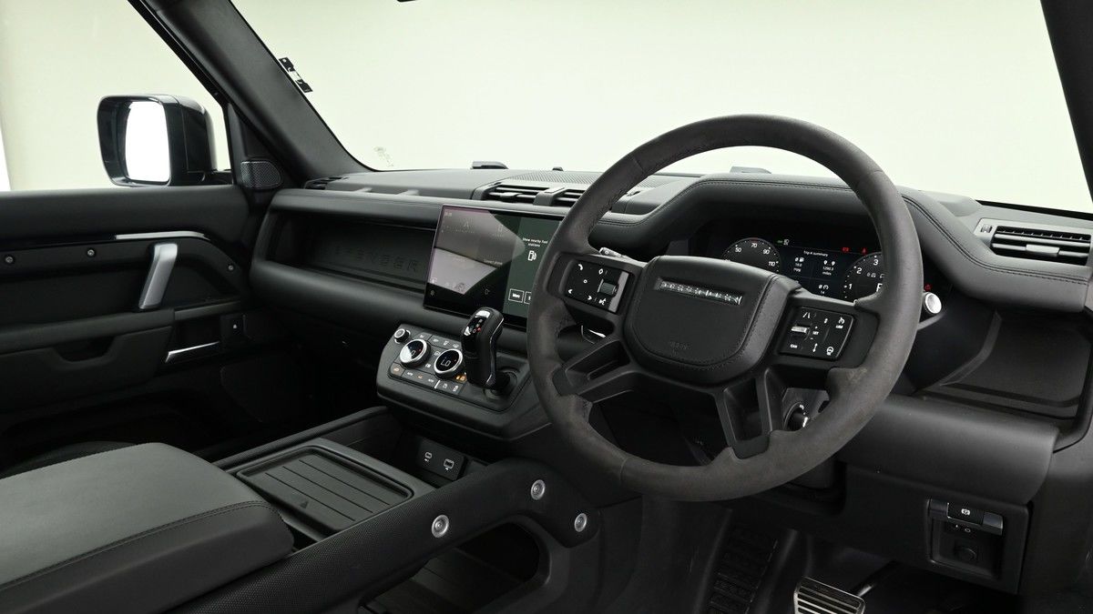 Land Rover Defender 90 Image 3