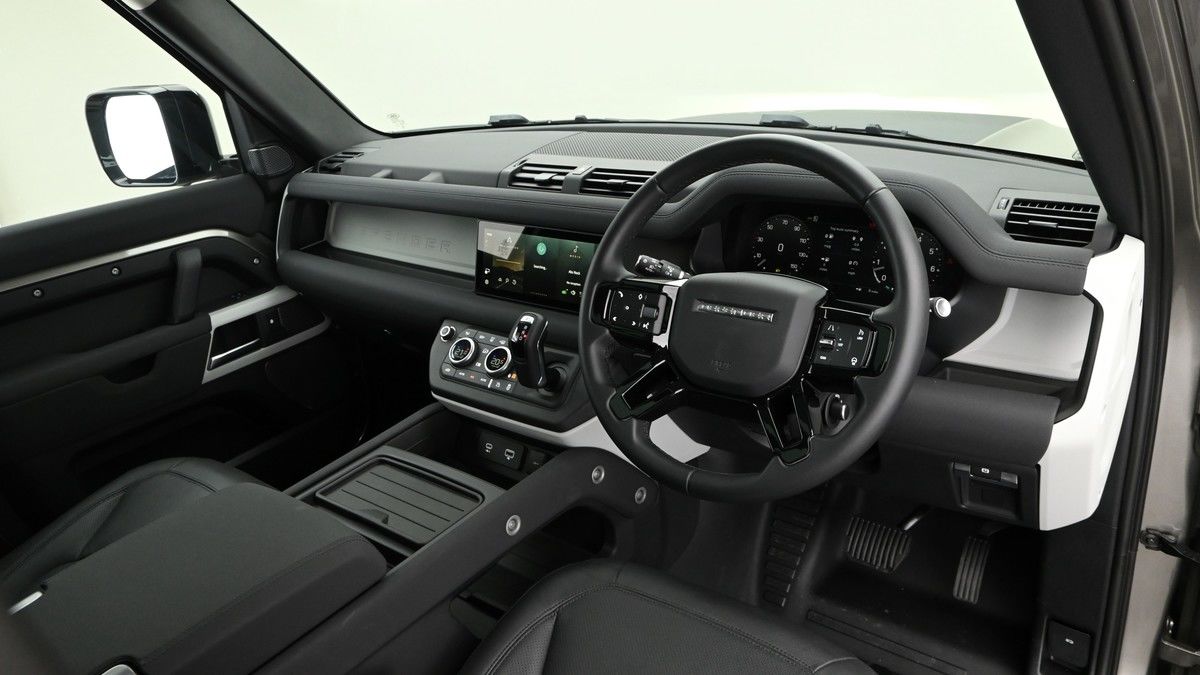 Land Rover Defender 90 Image 3