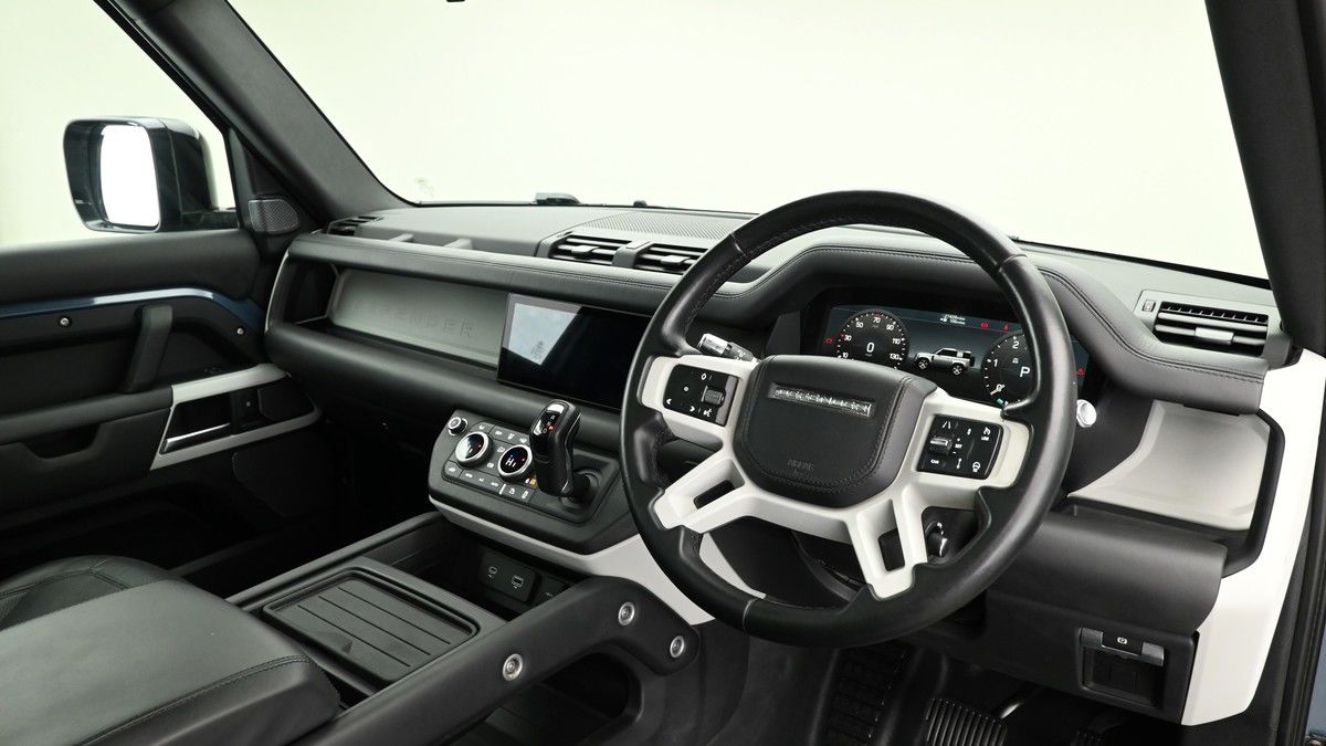 Land Rover Defender 90 Image 3