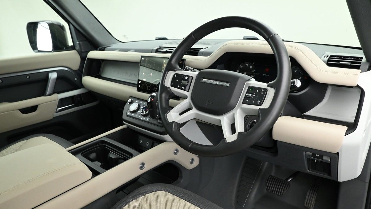 Land Rover Defender 90 Image 3