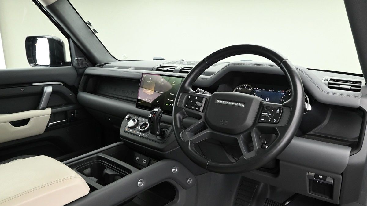 Land Rover Defender 90 Image 3