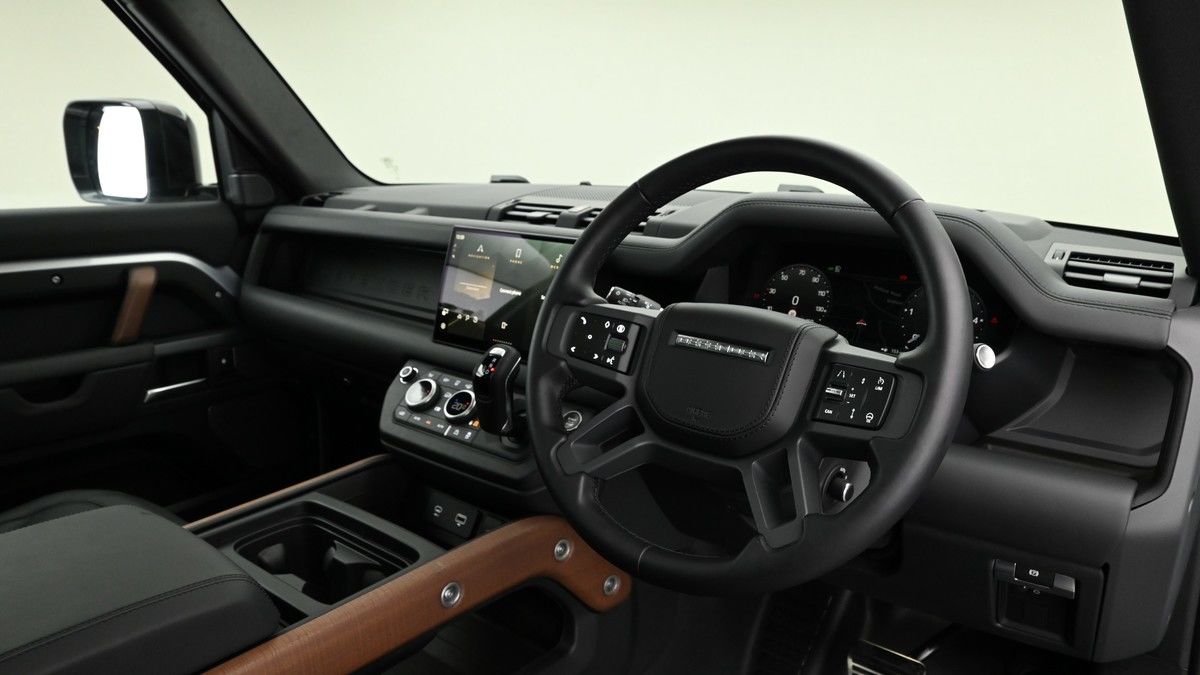 Land Rover Defender 90 Image 3