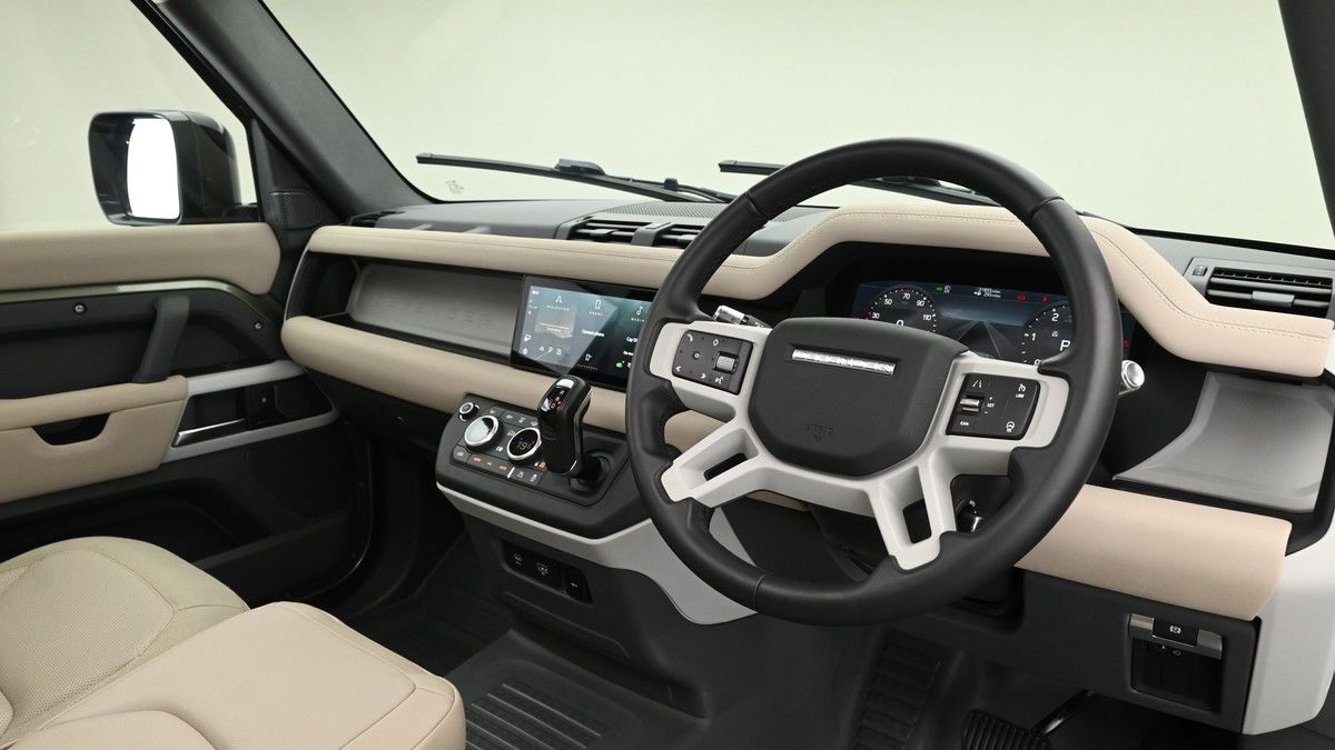 Land Rover Defender 90 Image 7