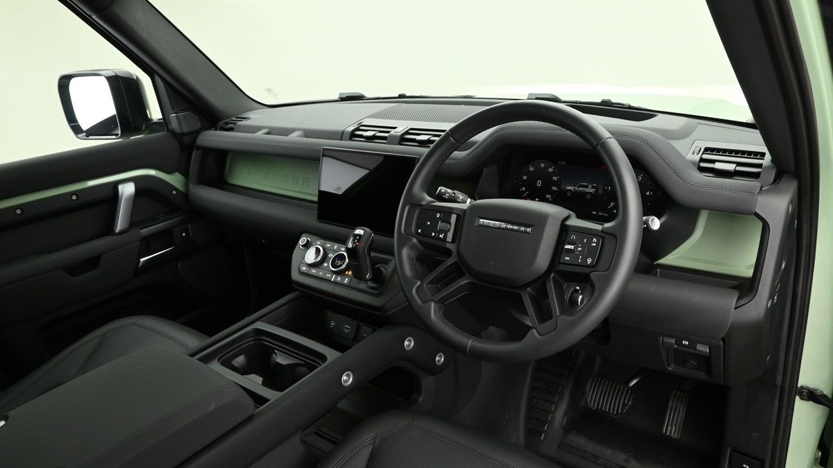 Land Rover Defender 90 Image 3