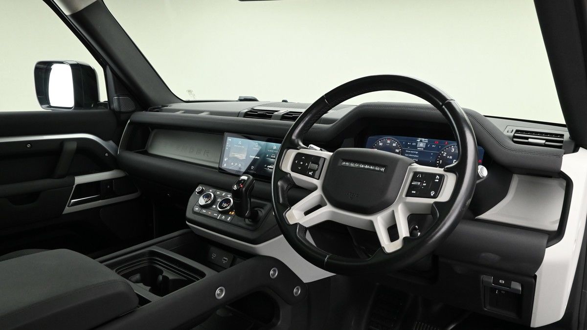 Land Rover Defender 90 Image 3