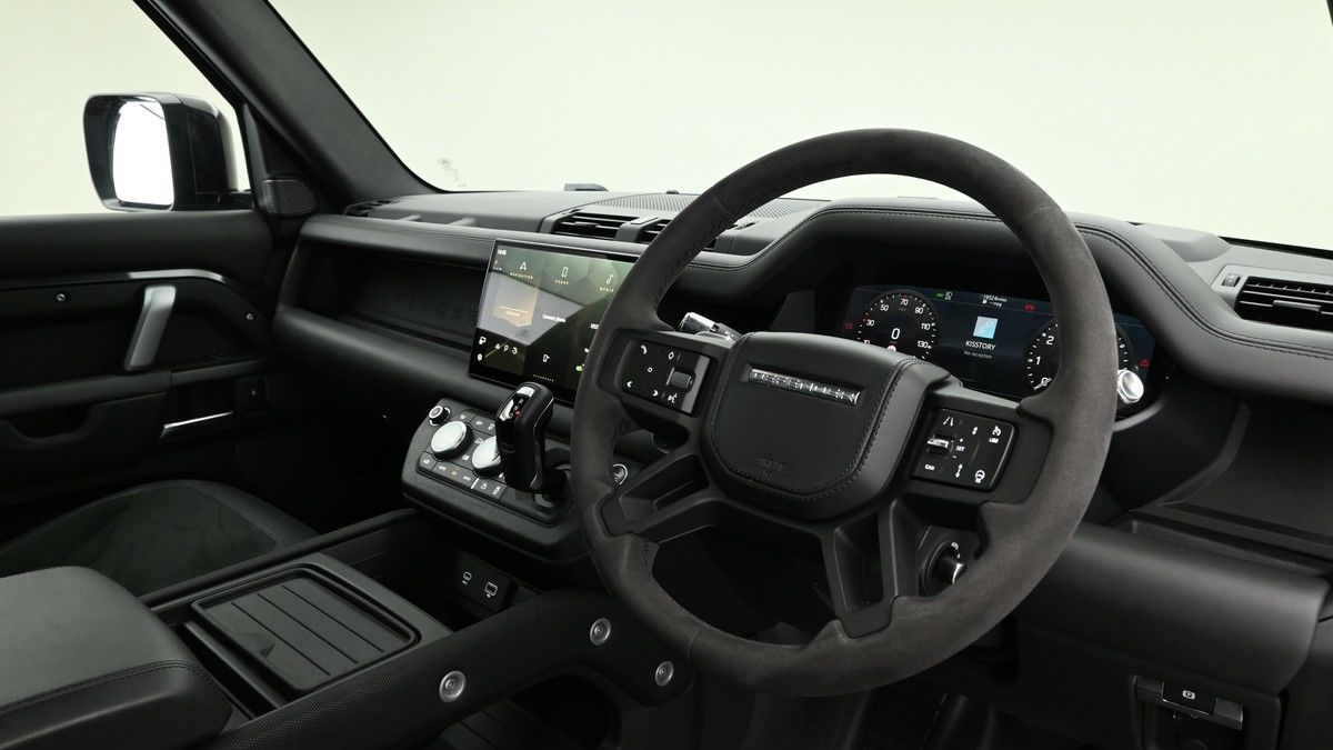 Land Rover Defender 110 Image 3