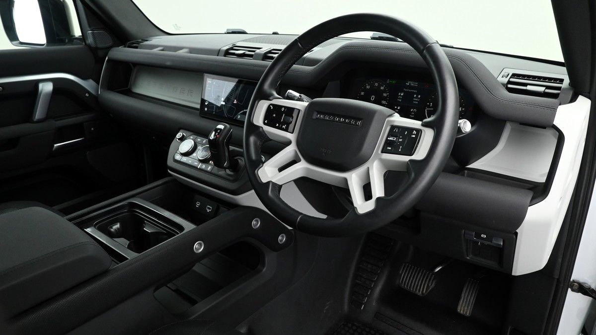 Land Rover Defender 110 Image 2