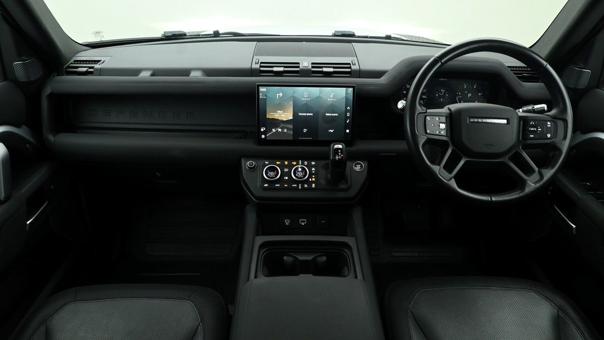 Land Rover Defender 110 Image 14