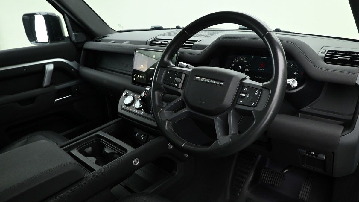 Land Rover Defender 110 Image 3