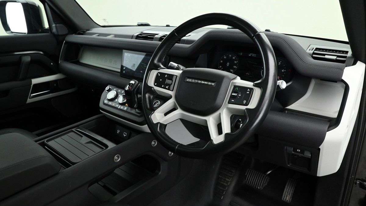 Land Rover Defender 110 Image 3