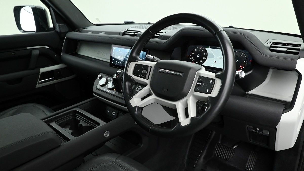 Land Rover Defender 110 Image 3