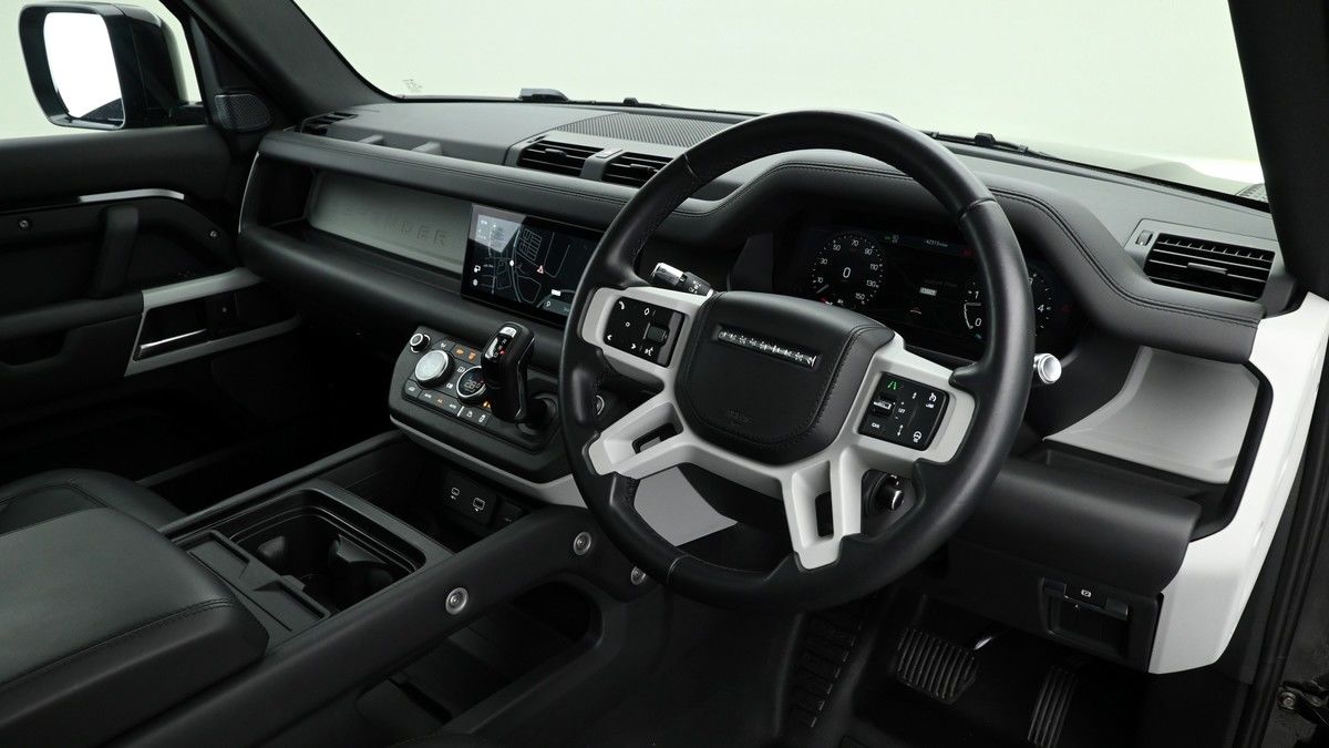 Land Rover Defender 110 Image 3