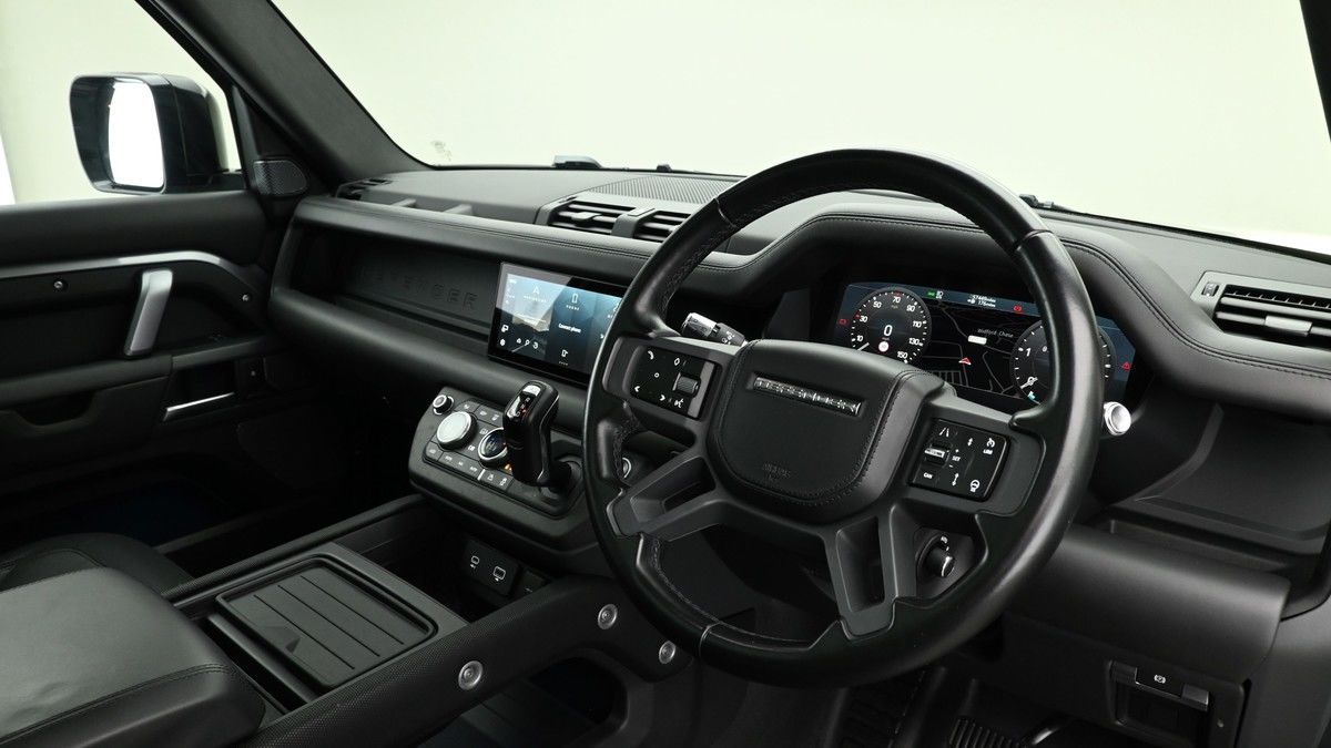 Land Rover Defender 110 Image 3