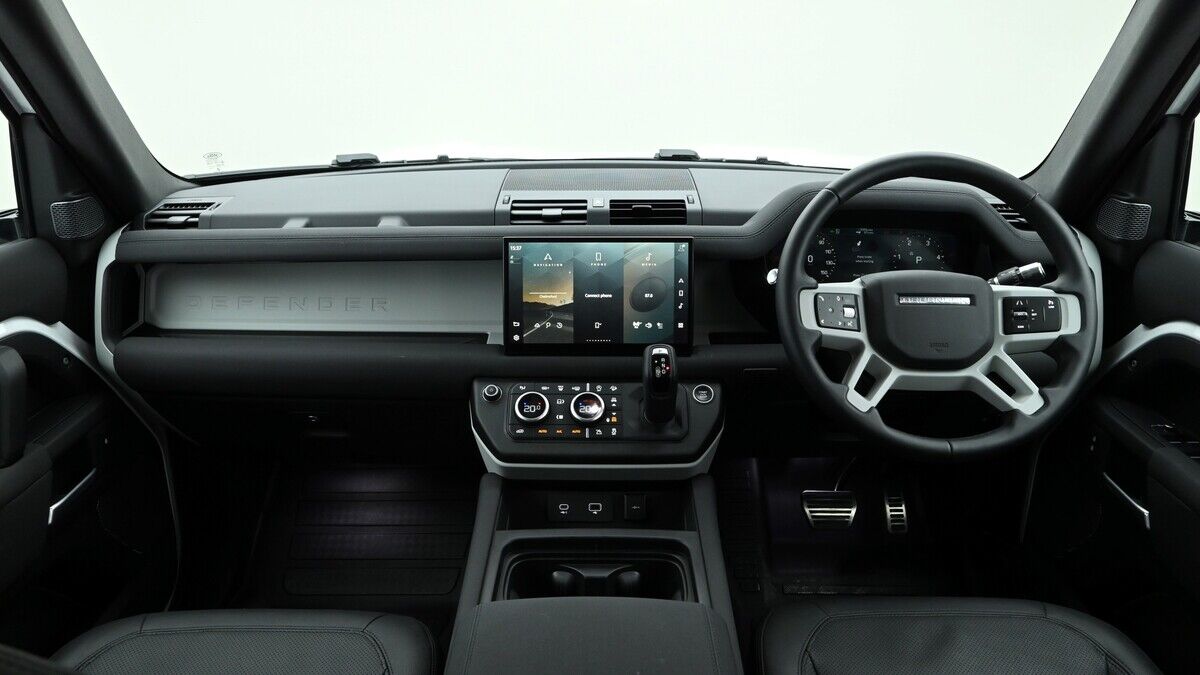 Land Rover Defender 110 Image 14