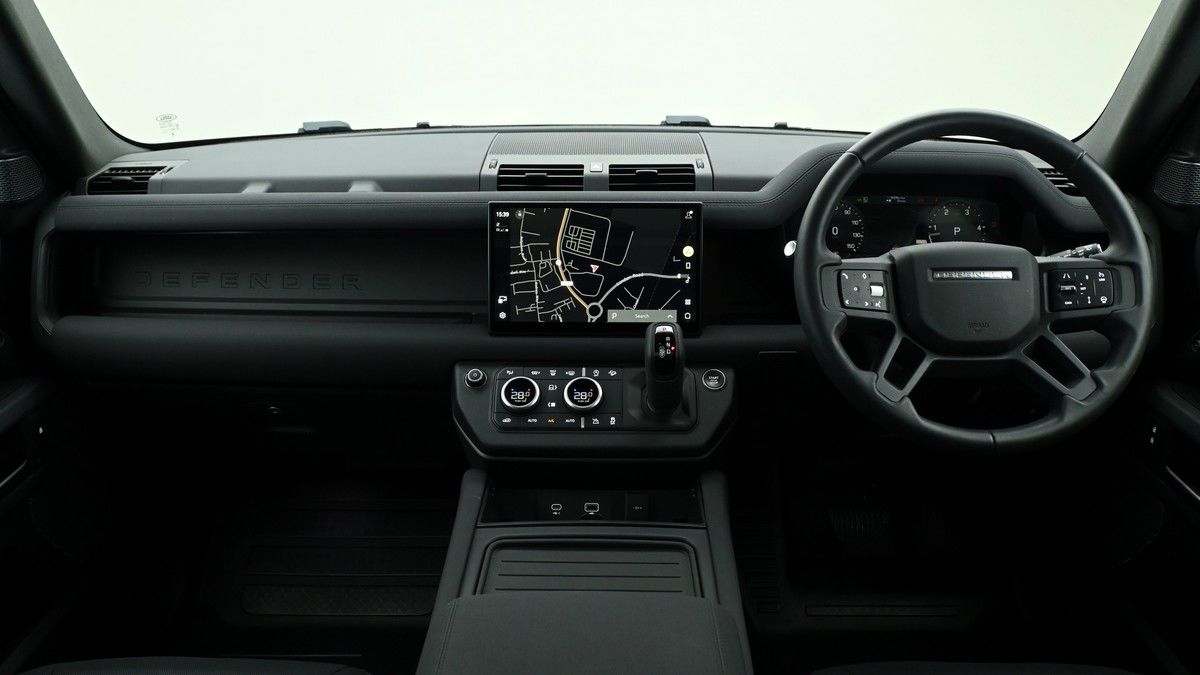 Land Rover Defender 110 Image 14