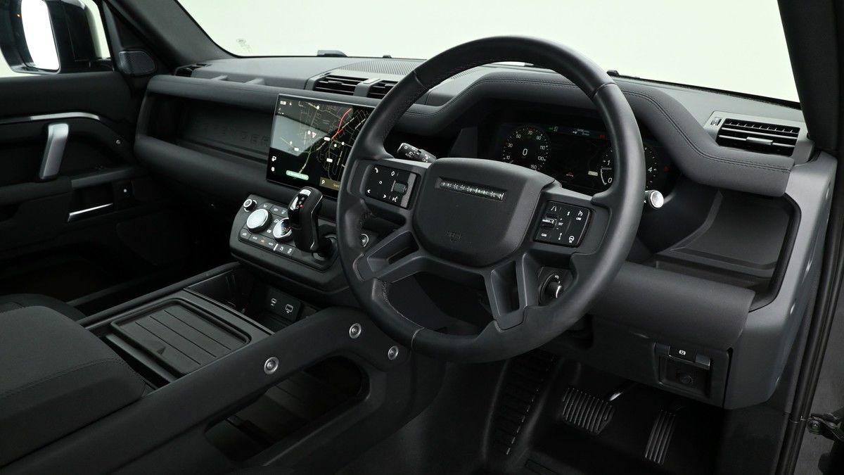 Land Rover Defender 110 Image 3