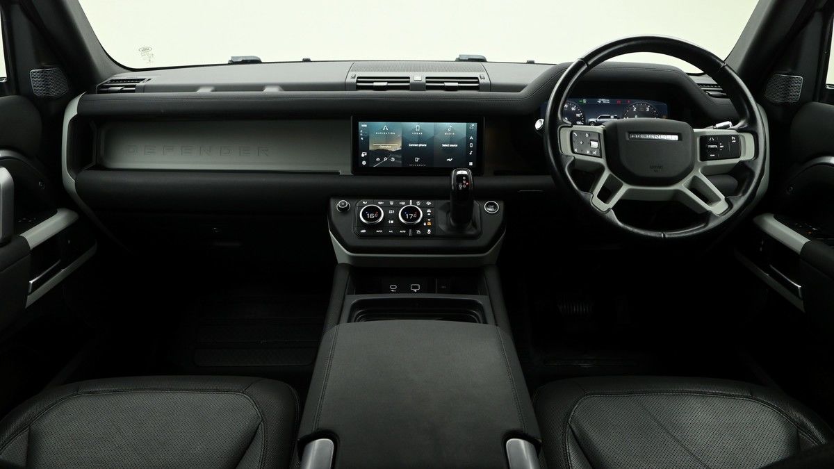 Land Rover Defender 110 Image 14