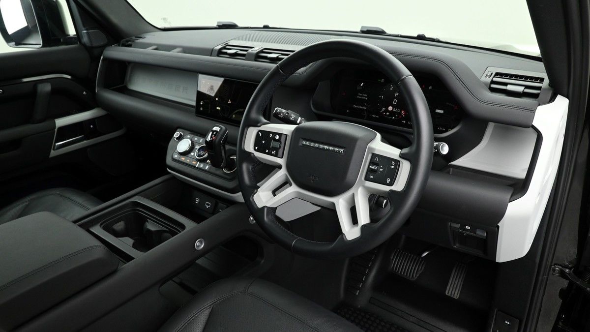 Land Rover Defender 110 Image 3