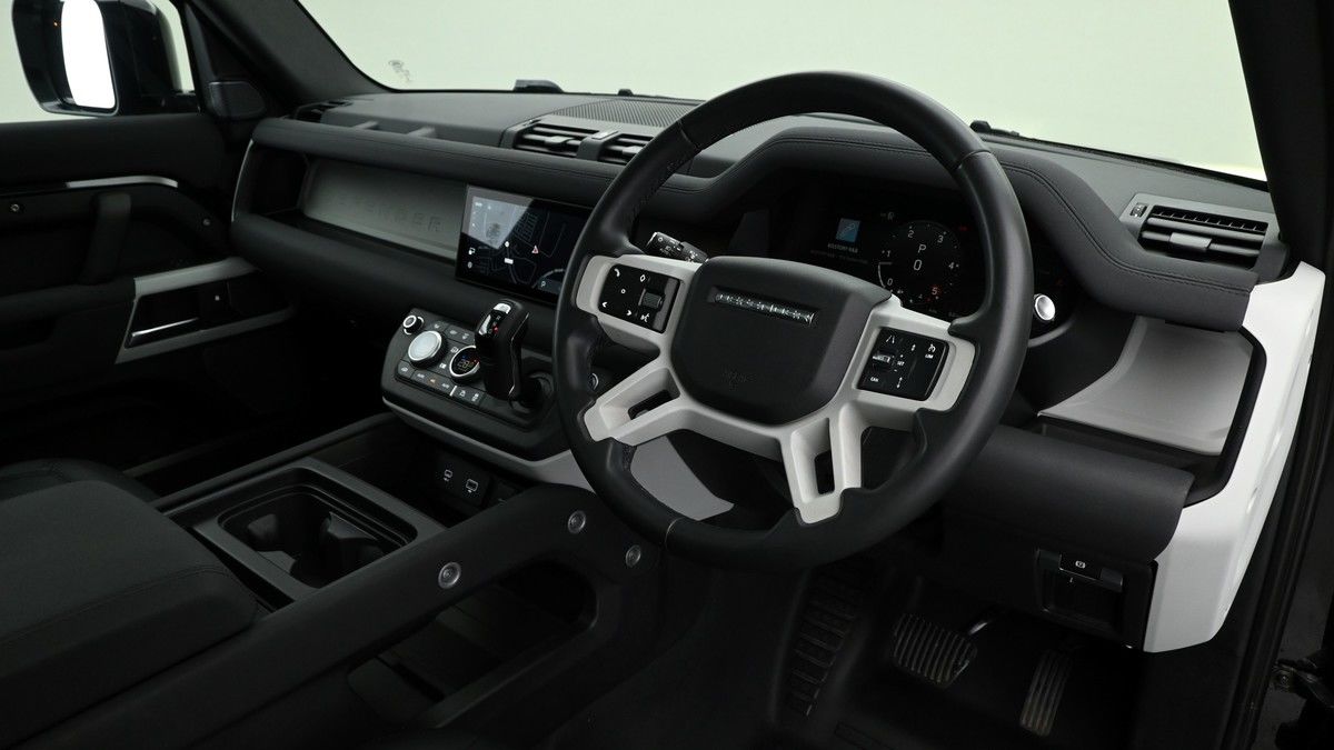 Land Rover Defender 110 Image 3