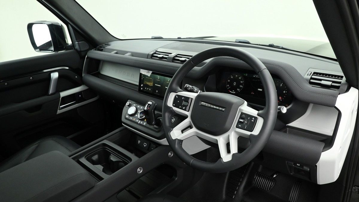 Land Rover Defender 110 Image 3