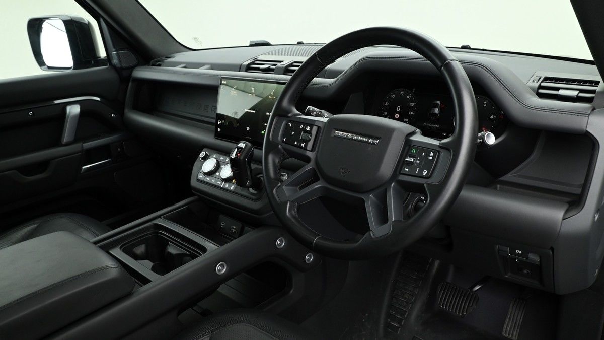 Land Rover Defender 110 Image 3