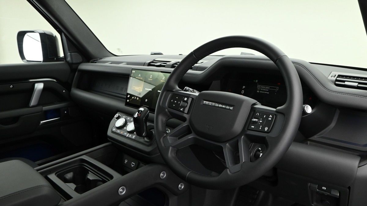 Land Rover Defender 110 Image 3