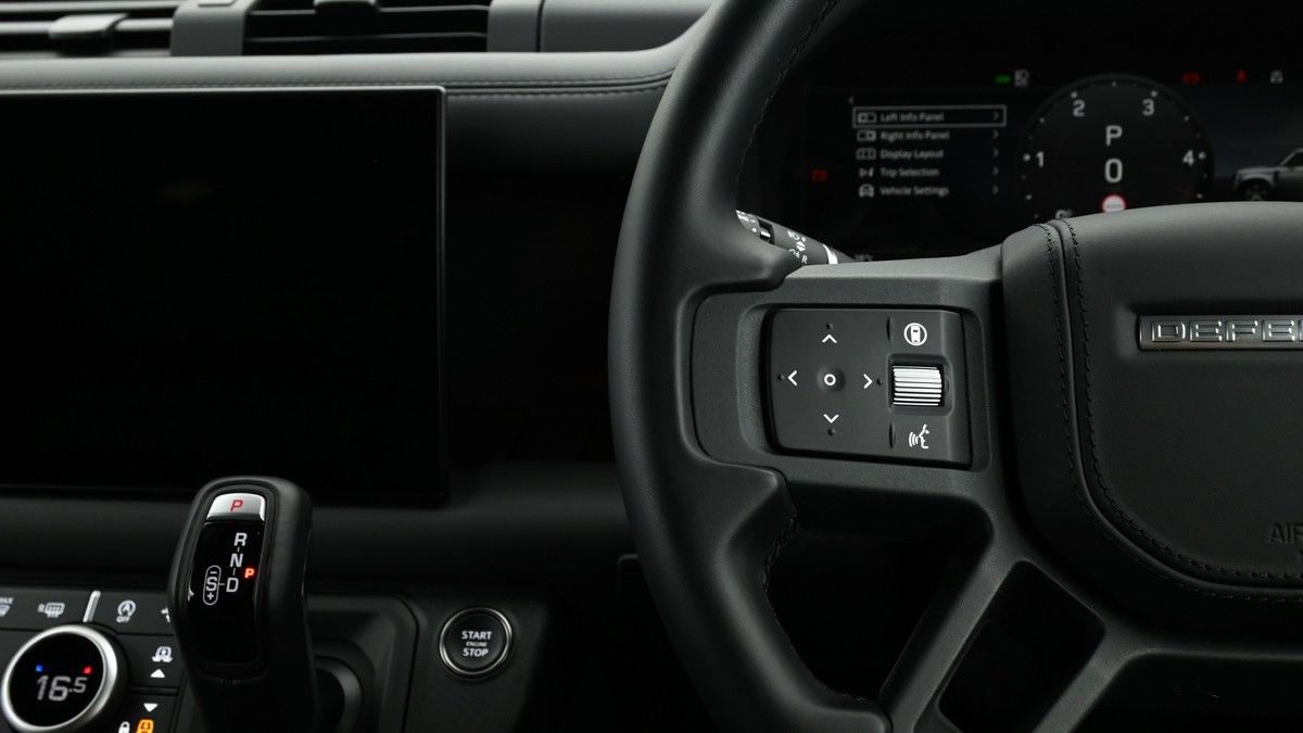 Land Rover Defender 90 Image 15