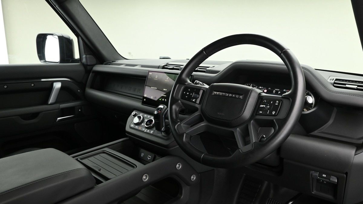 Land Rover Defender 90 Image 3