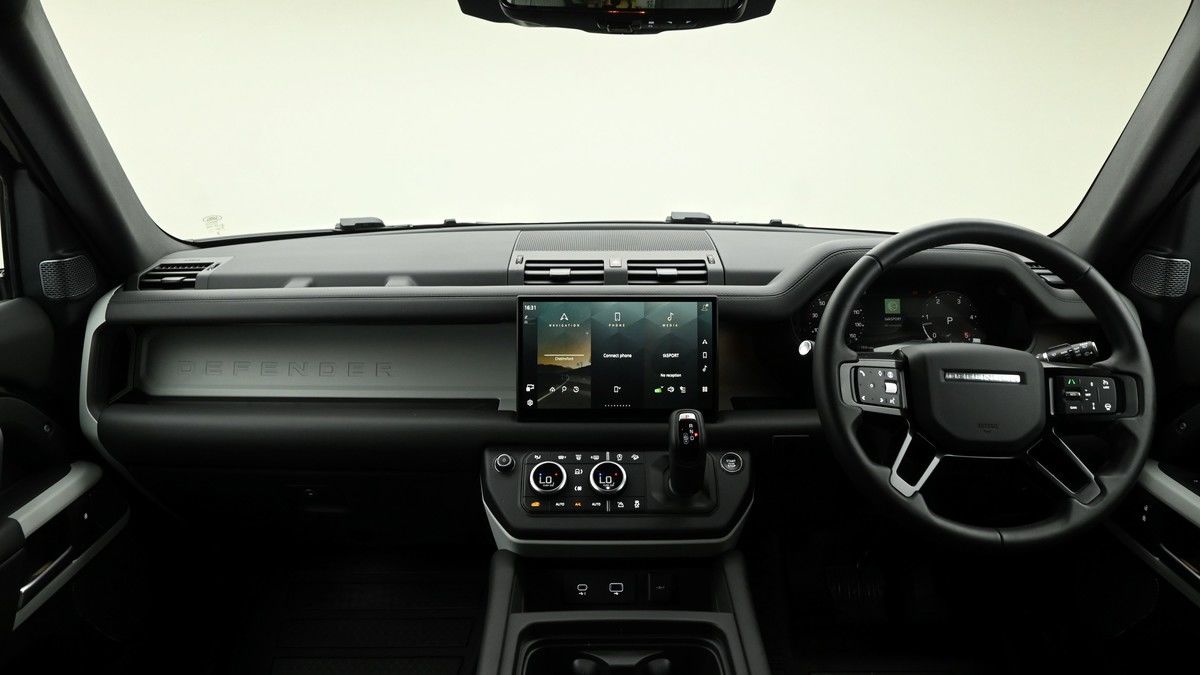 Land Rover Defender 90 Image 14