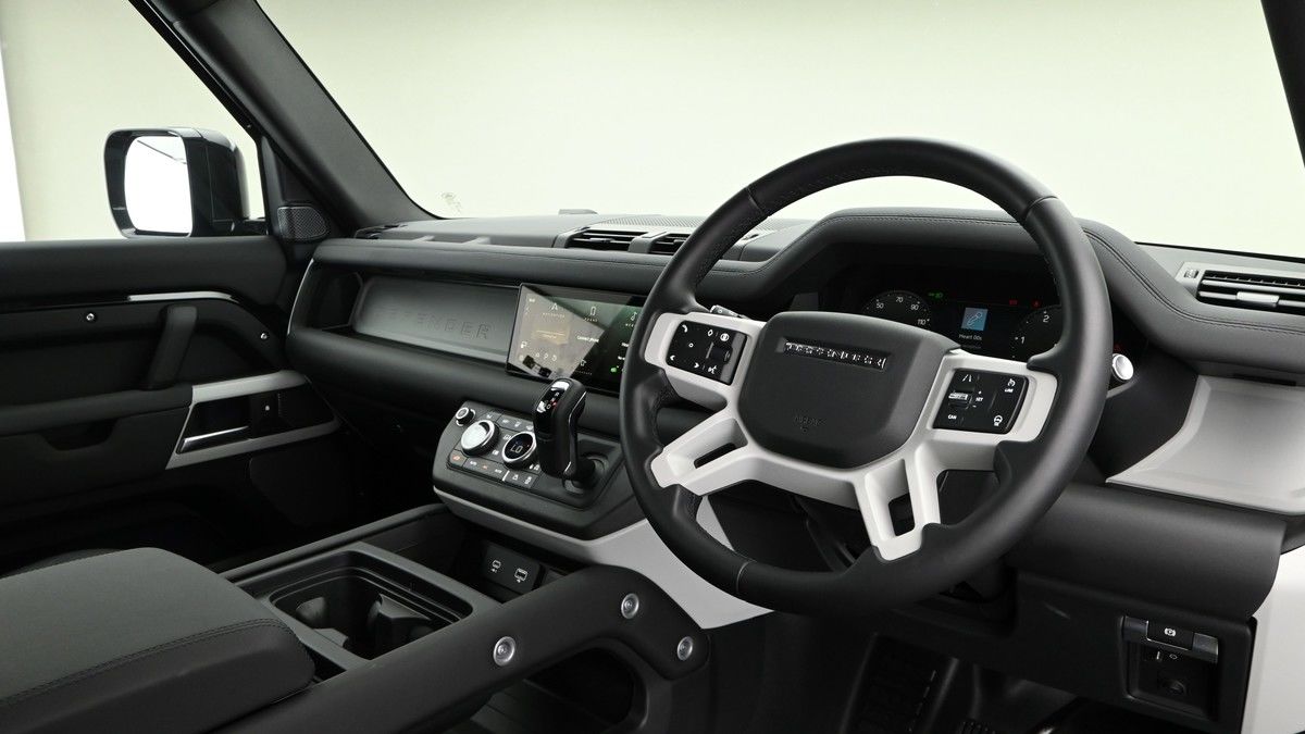 Land Rover Defender 90 Image 8