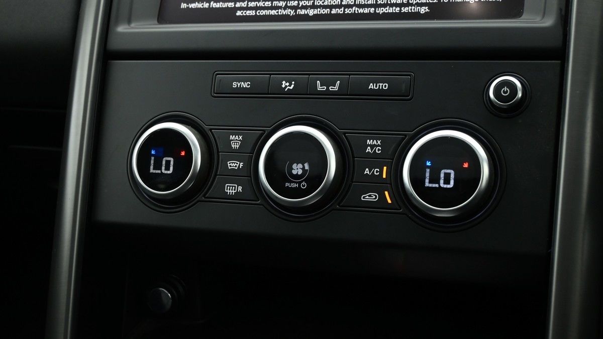 Land Rover Discovery Image 12