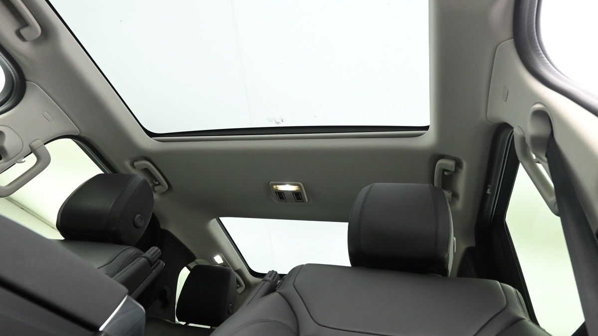 Land Rover Discovery Image 2