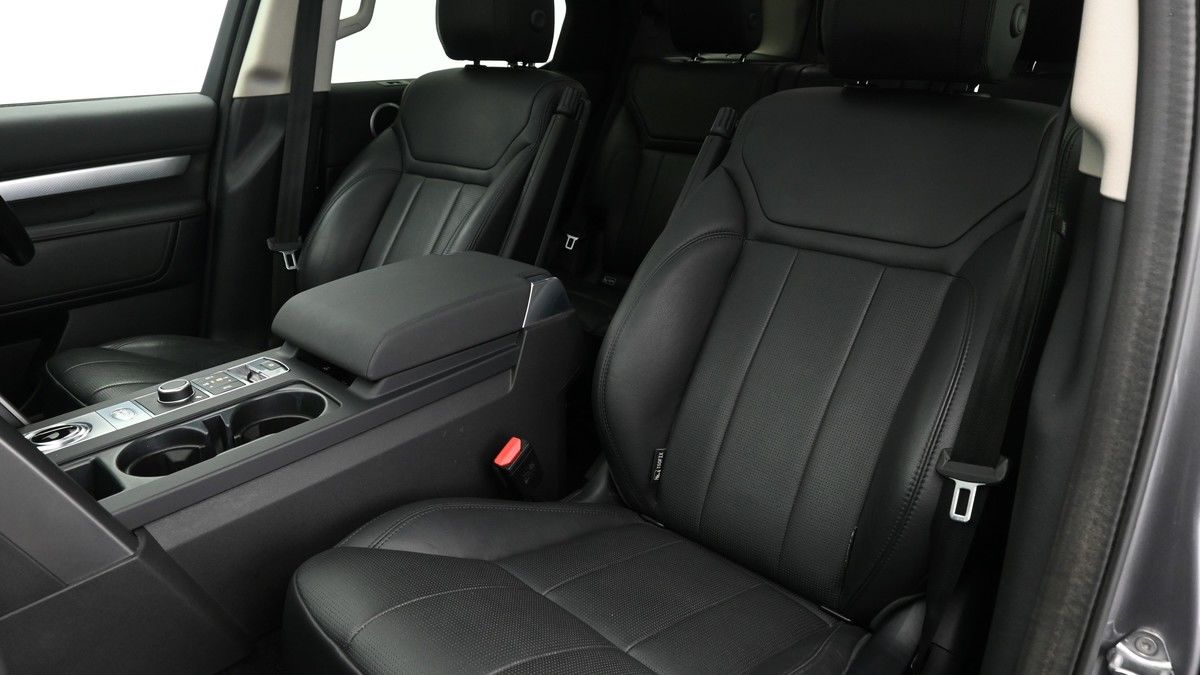 Land Rover Discovery Image 4