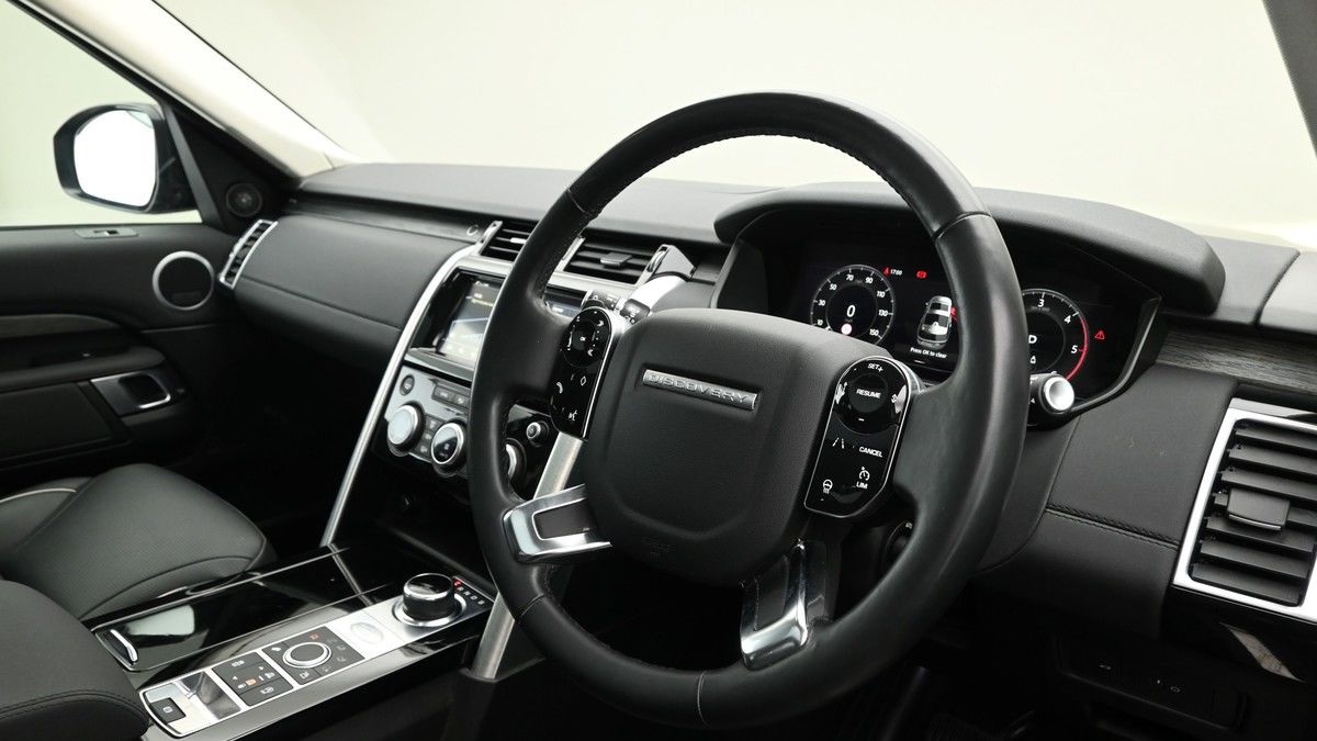 Land Rover Discovery Image 3