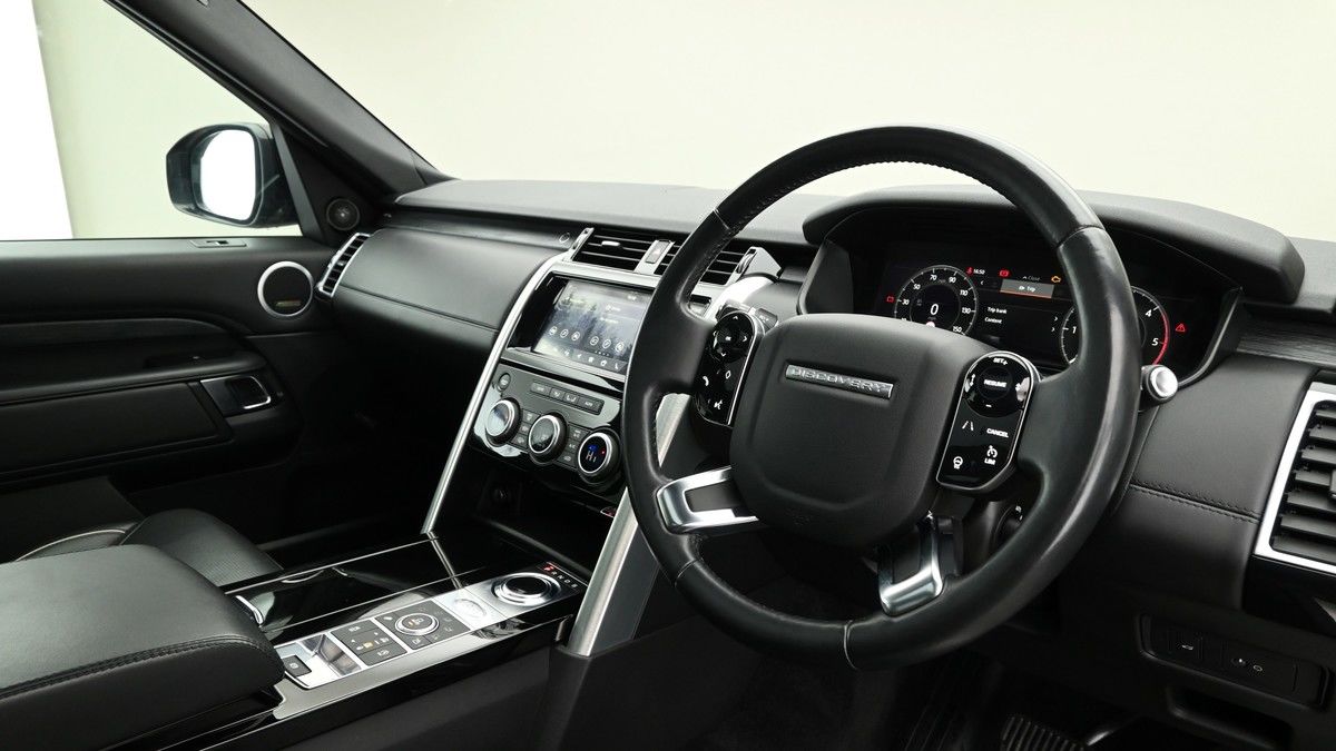 Land Rover Discovery Image 3