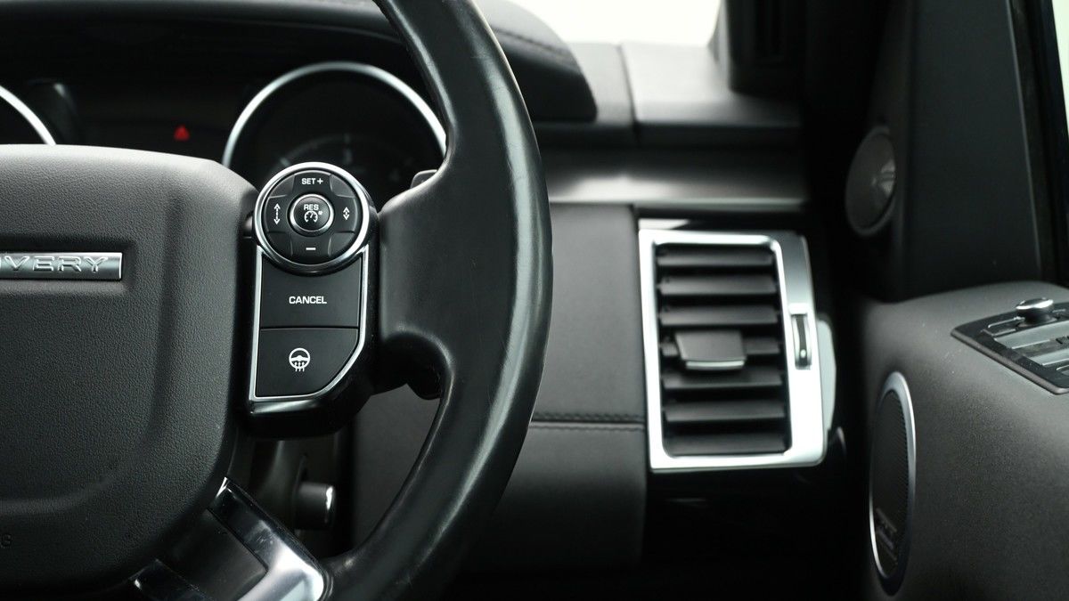 Land Rover Discovery Image 16