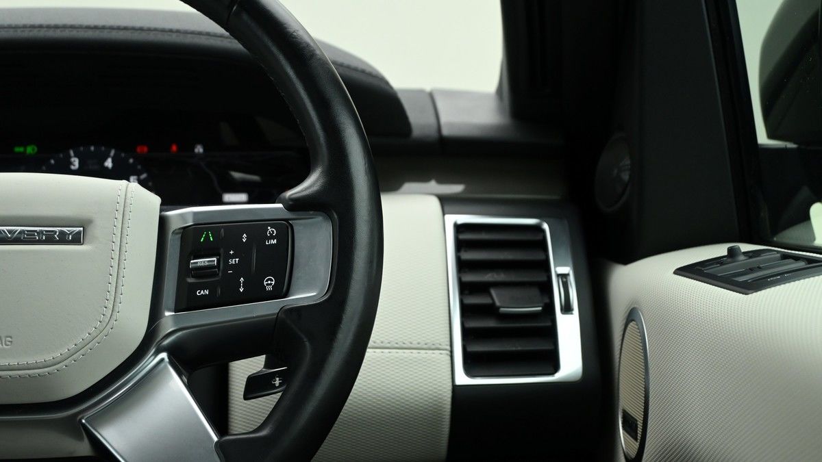 Land Rover Discovery Image 16