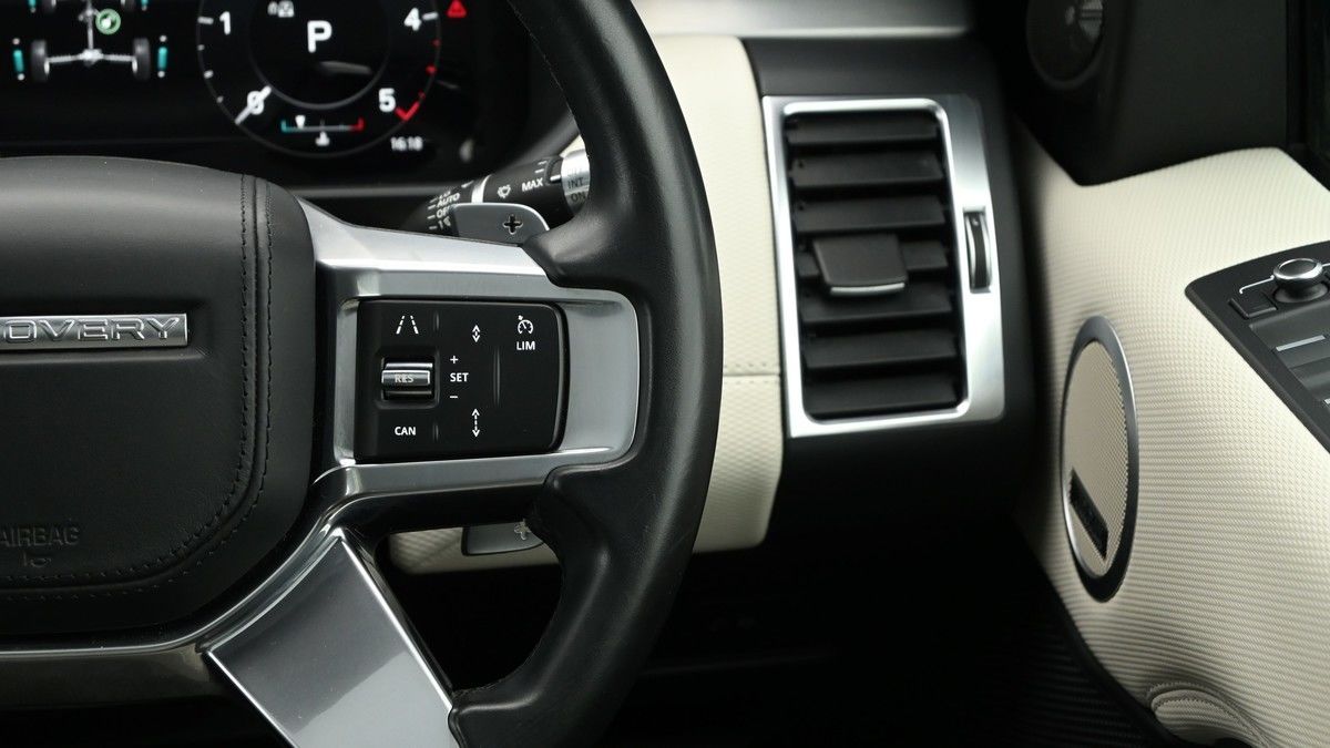 Land Rover Discovery Image 16