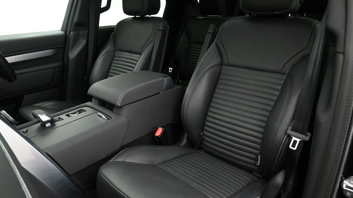 Land Rover Discovery Image 13