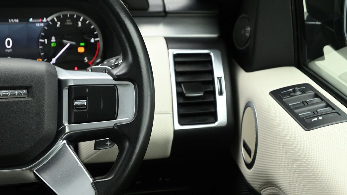 Land Rover Discovery Image 16