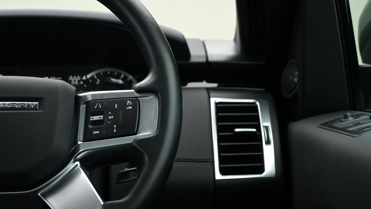 Land Rover Discovery Image 16