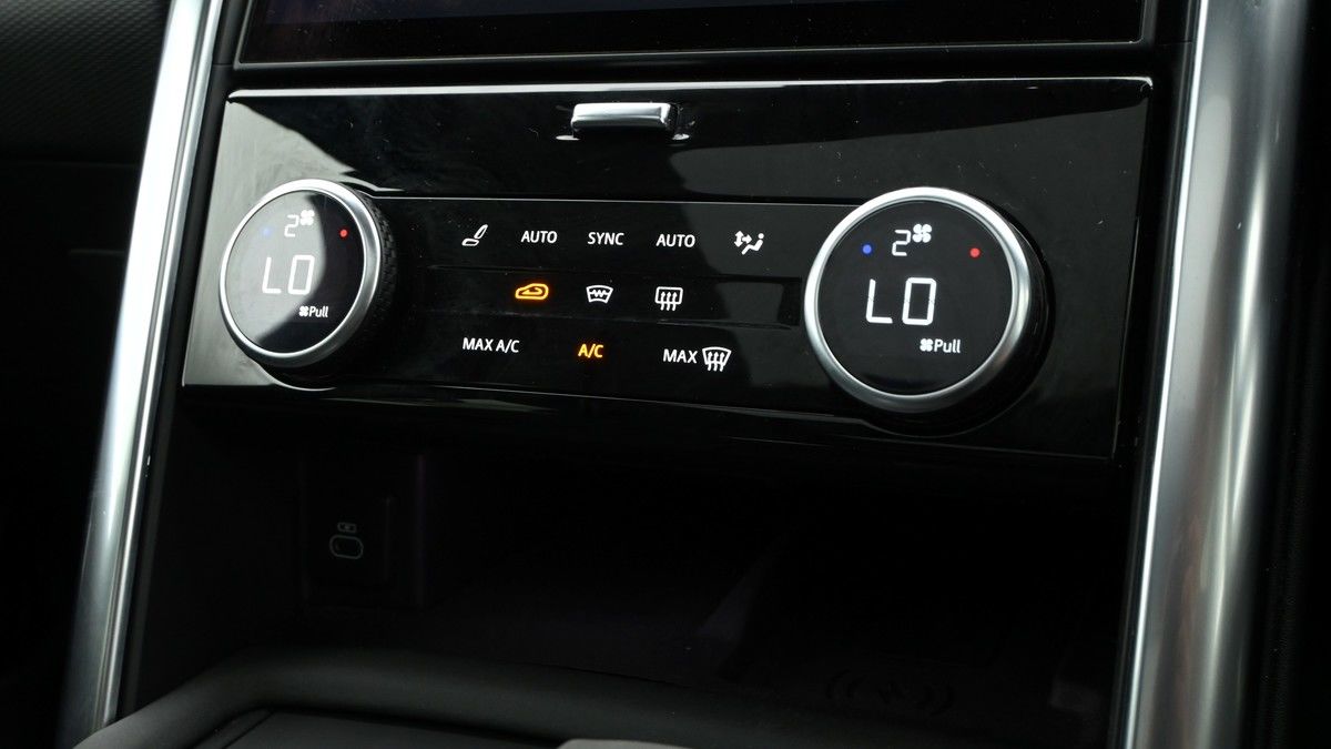 Land Rover Discovery Image 12