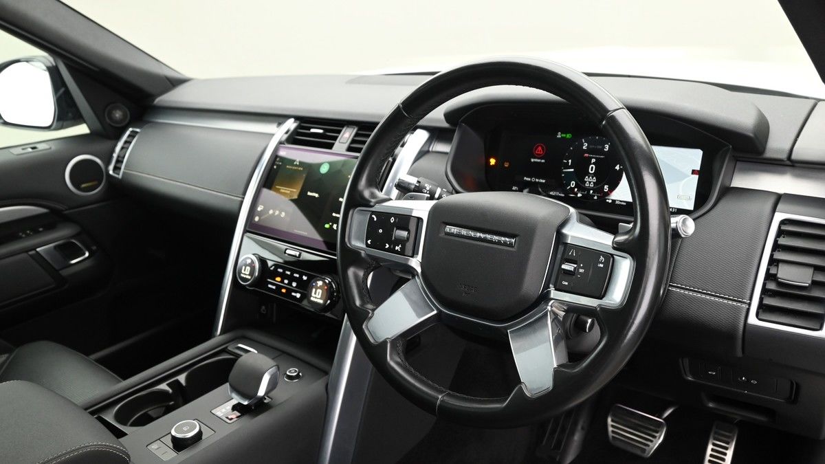 Land Rover Discovery Image 3