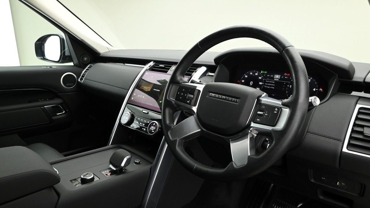 Land Rover Discovery Image 3