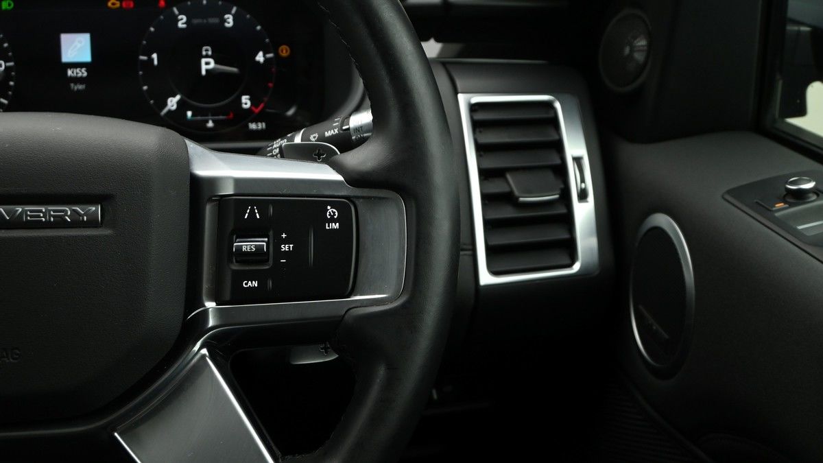 Land Rover Discovery Image 16